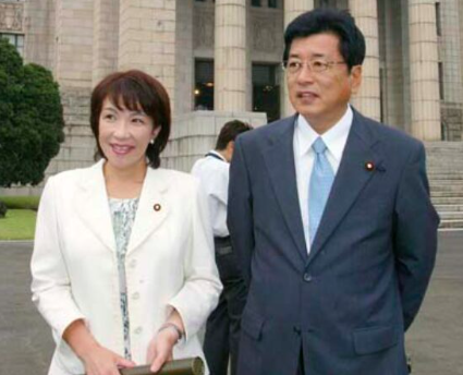 父・山本拓、高市早苗との関係性
